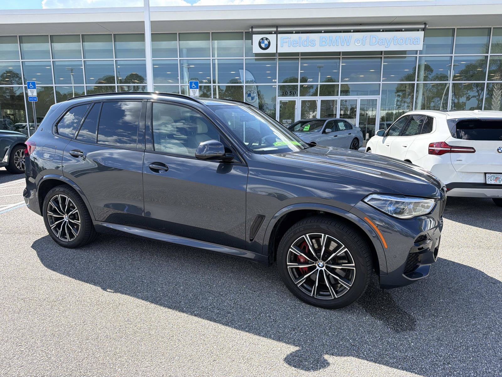 2022 BMW X5 M50i