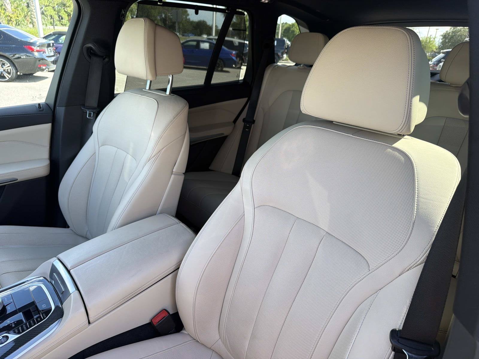 2022 BMW X5 M50i