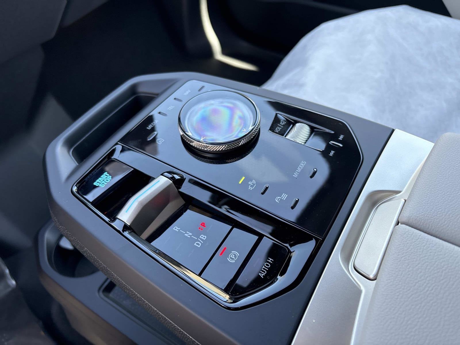 2026 BMW iX xDrive45