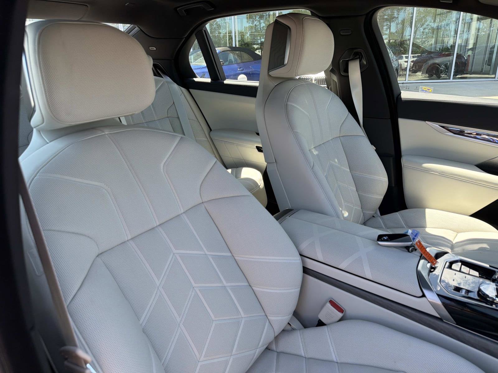 2026 BMW 7 Series 740i