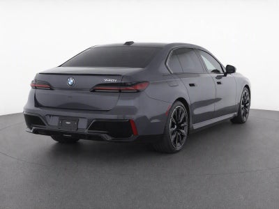 2023 BMW 7 Series 740i