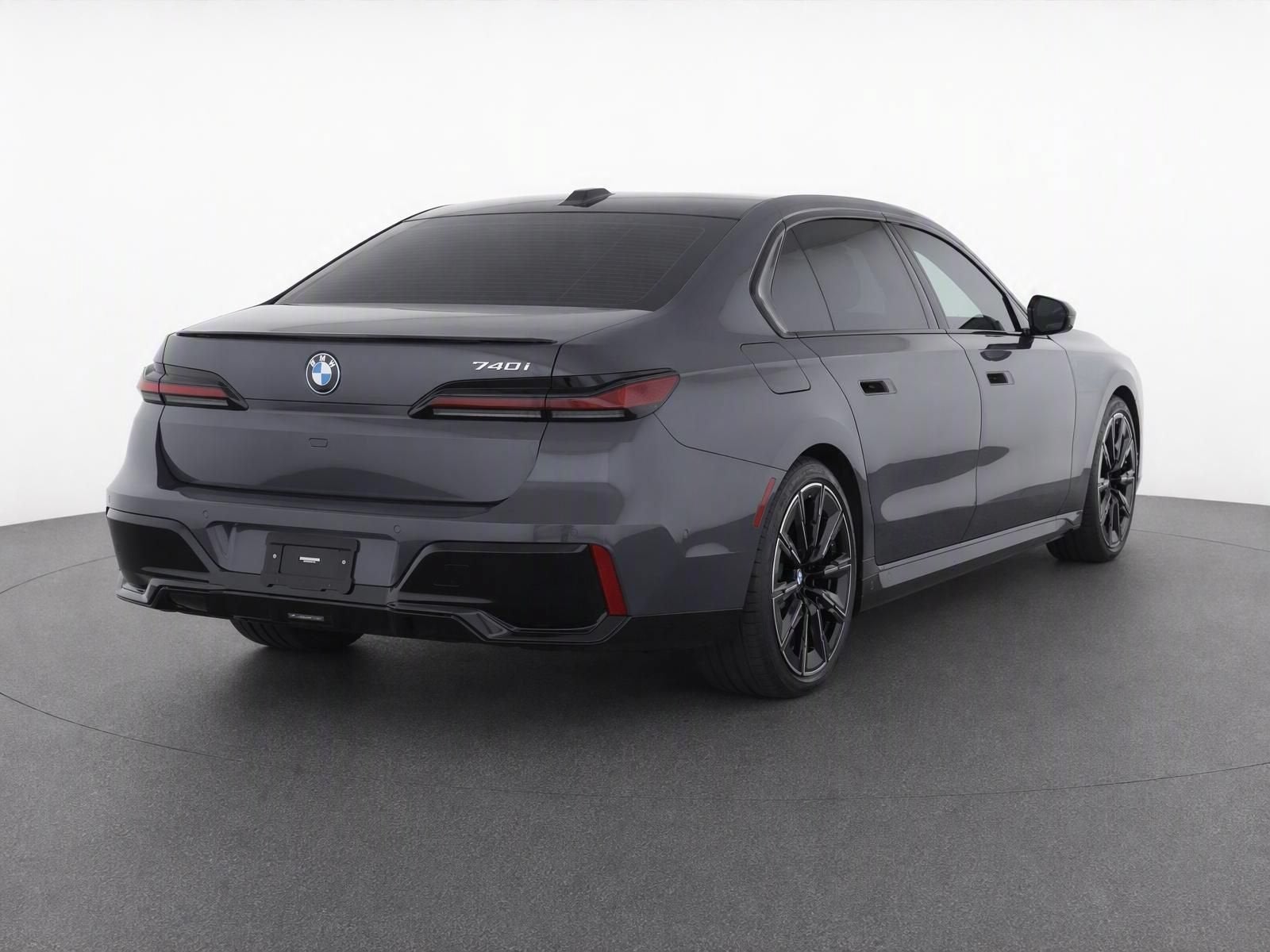 2023 BMW 7 Series 740i
