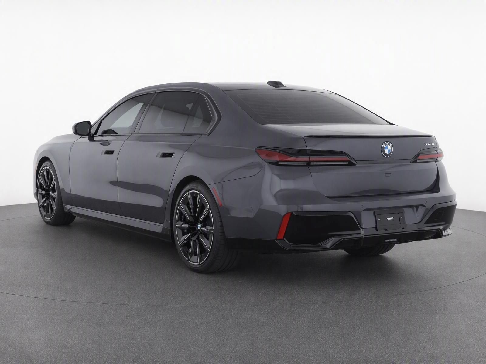 2023 BMW 7 Series 740i