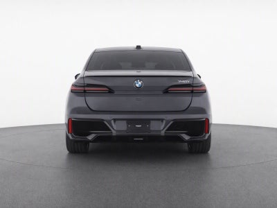 2023 BMW 7 Series 740i