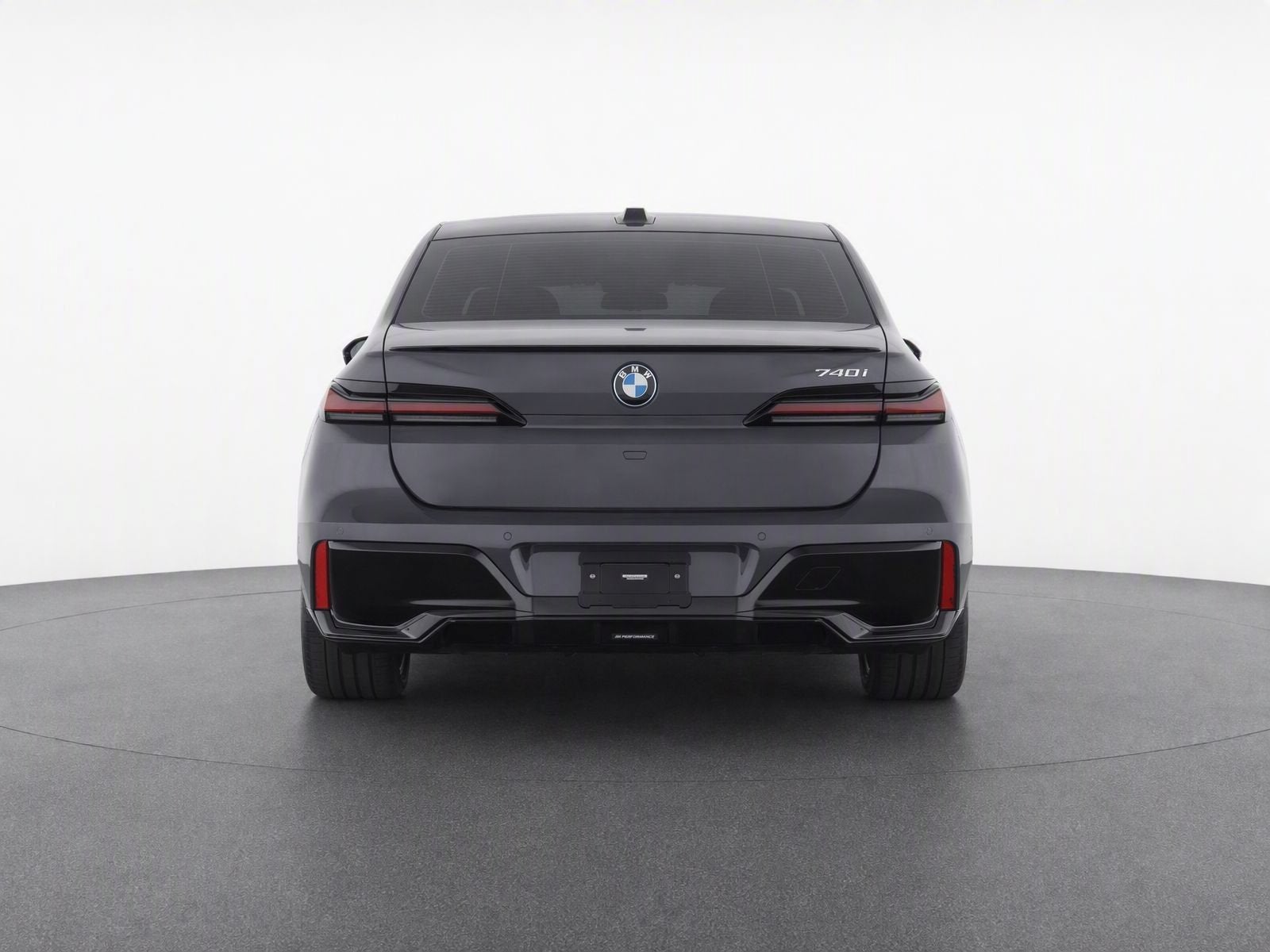 2023 BMW 7 Series 740i