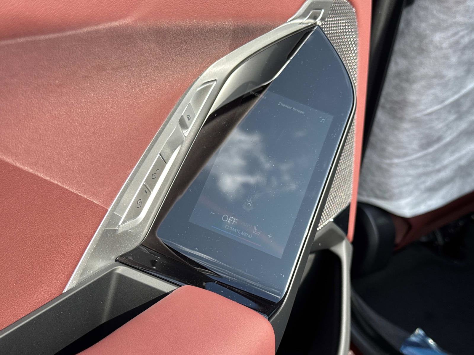 2025 BMW 7 Series 740i