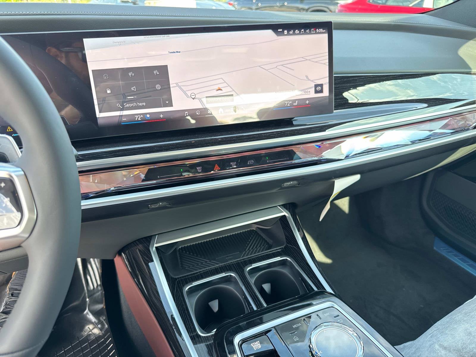 2025 BMW 7 Series 740i