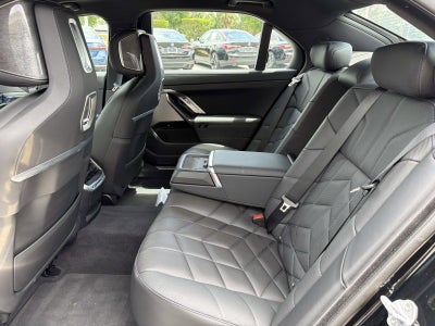 2025 BMW 7 Series 740i xDrive