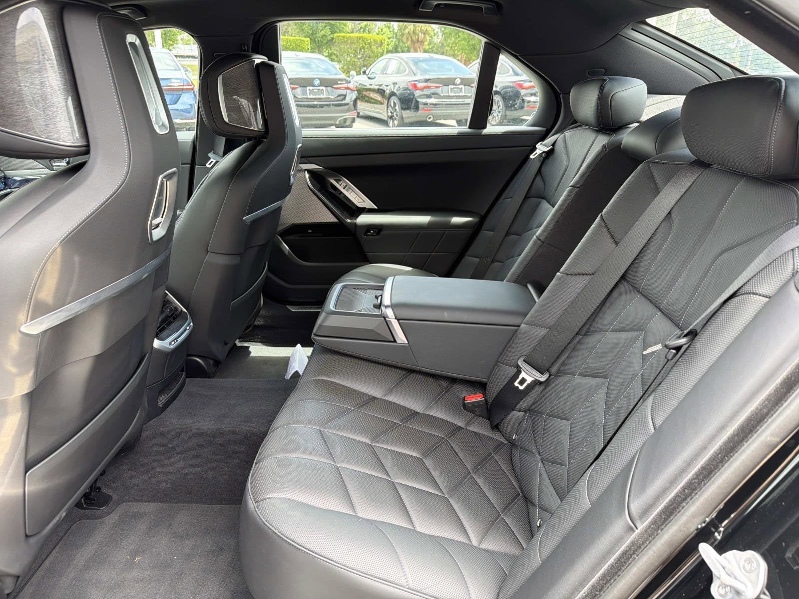 2025 BMW 7 Series 740i xDrive