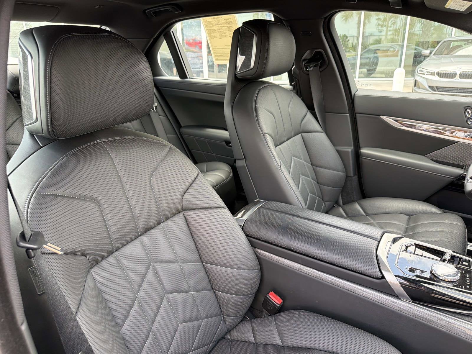 2025 BMW 7 Series 740i xDrive