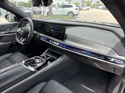 2025 BMW 7 Series 740i xDrive