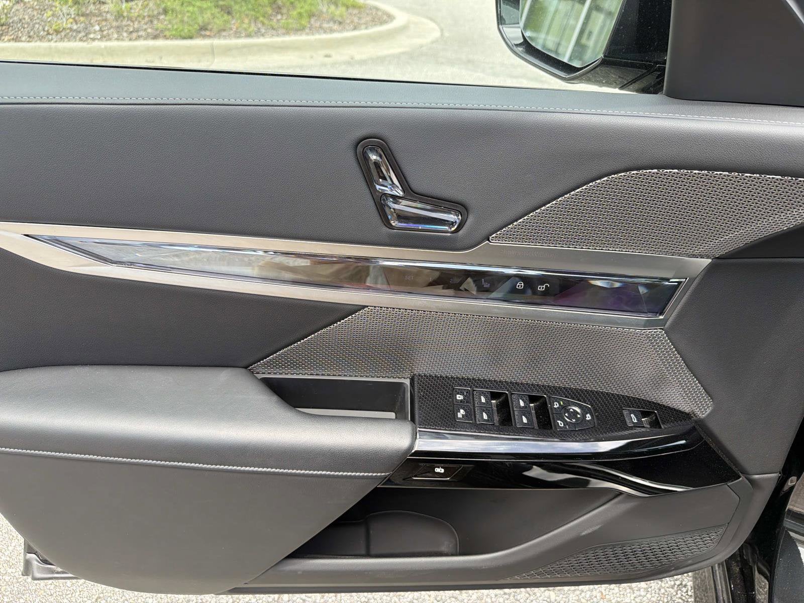2025 BMW 7 Series 740i xDrive