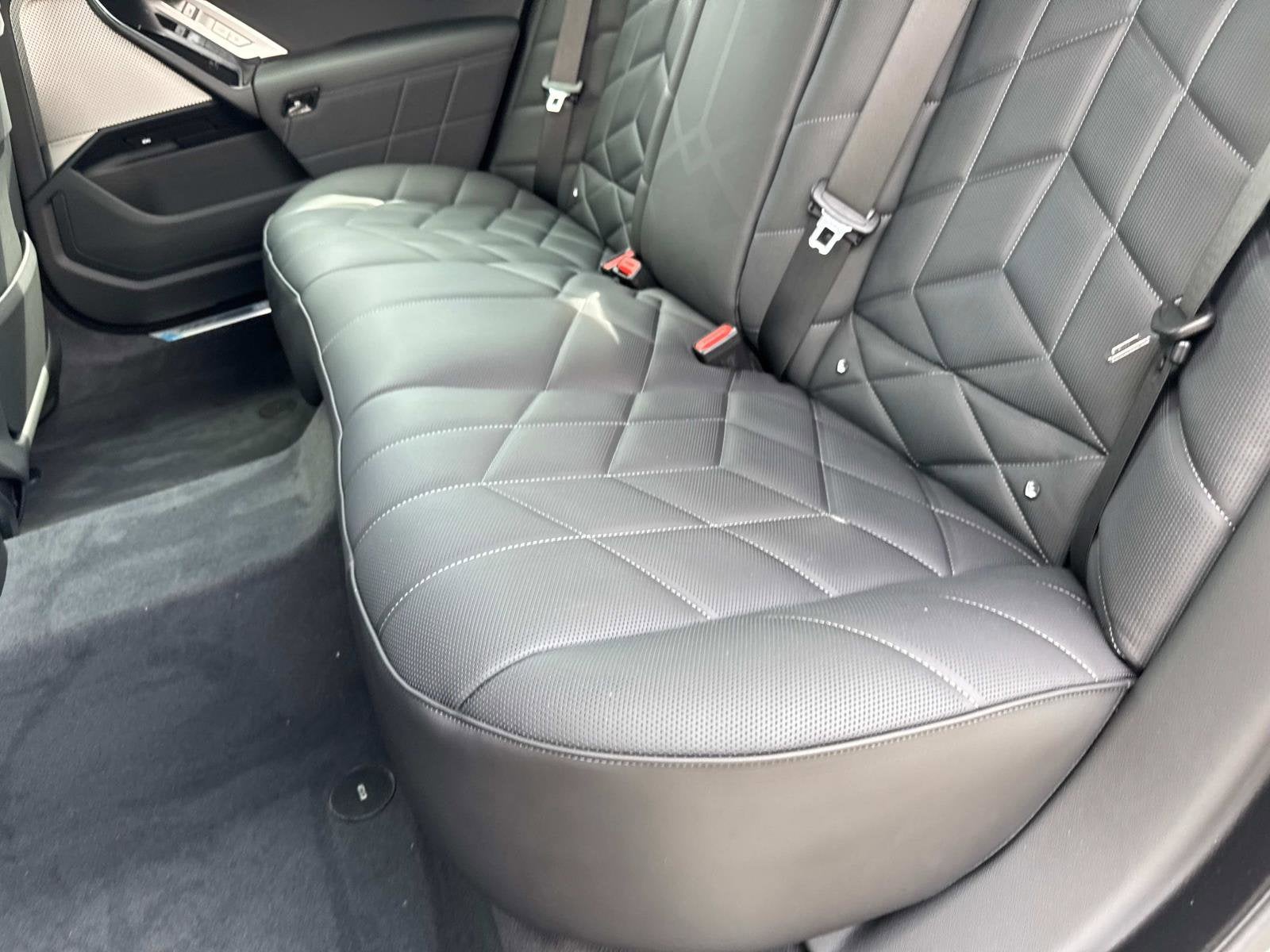 2025 BMW 7 Series 750e xDrive