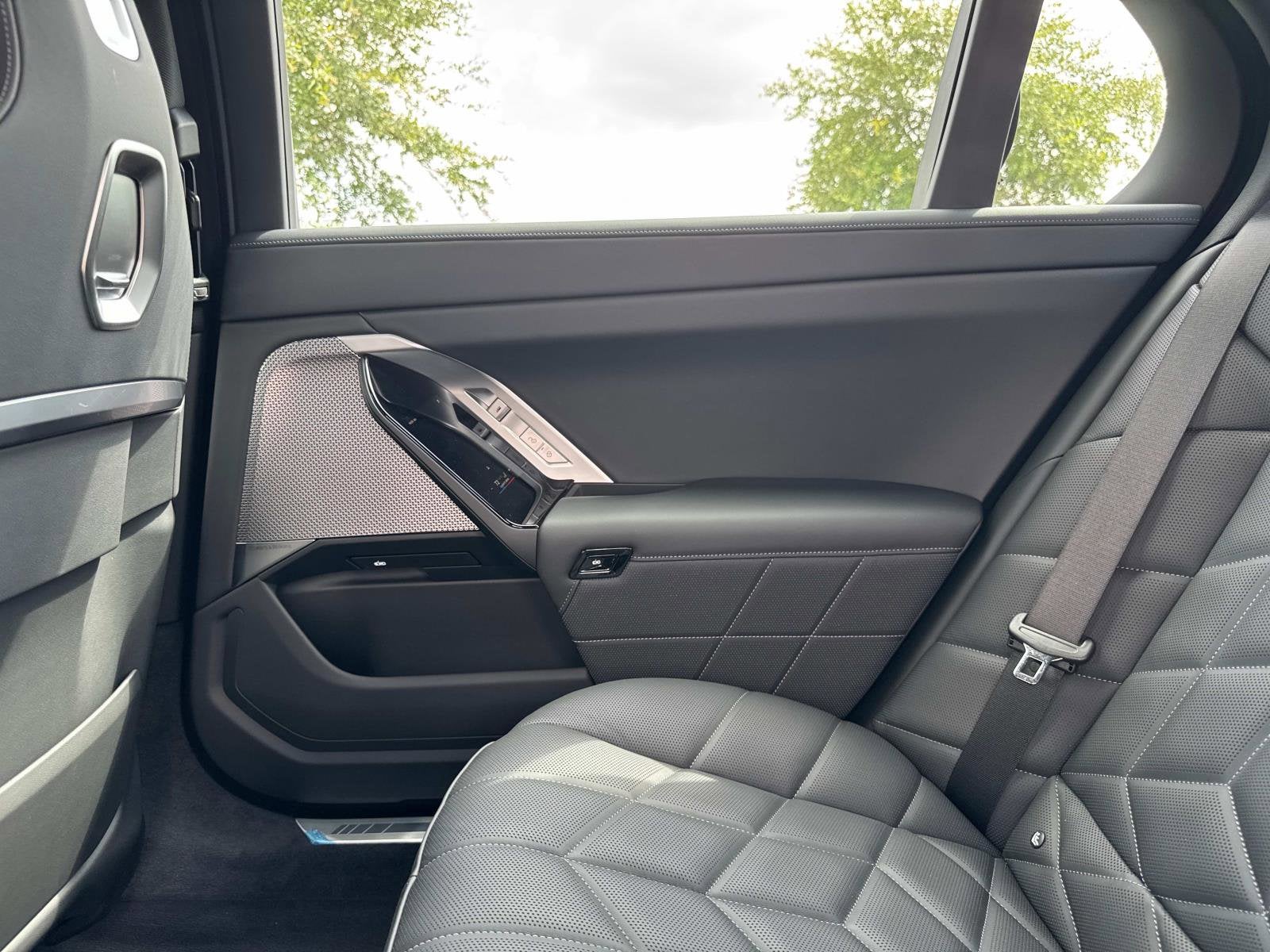 2025 BMW 7 Series 750e xDrive