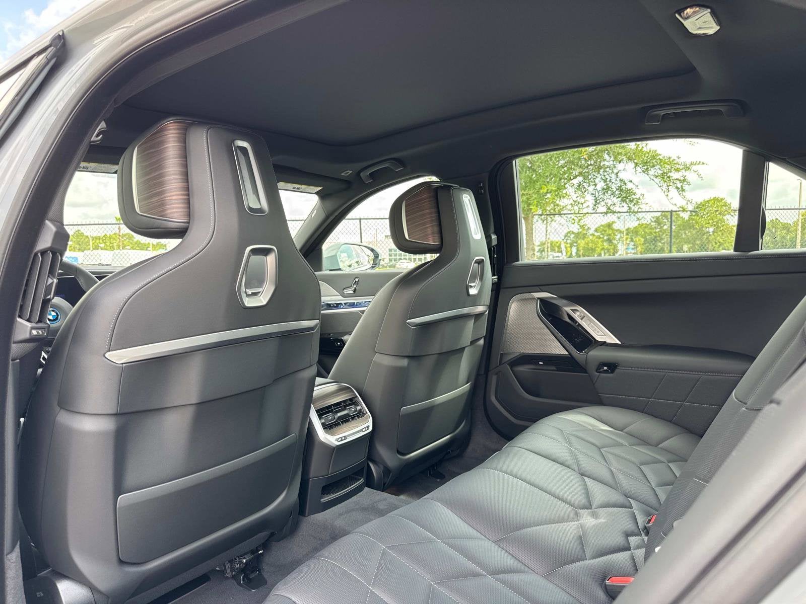 2025 BMW 7 Series 750e xDrive