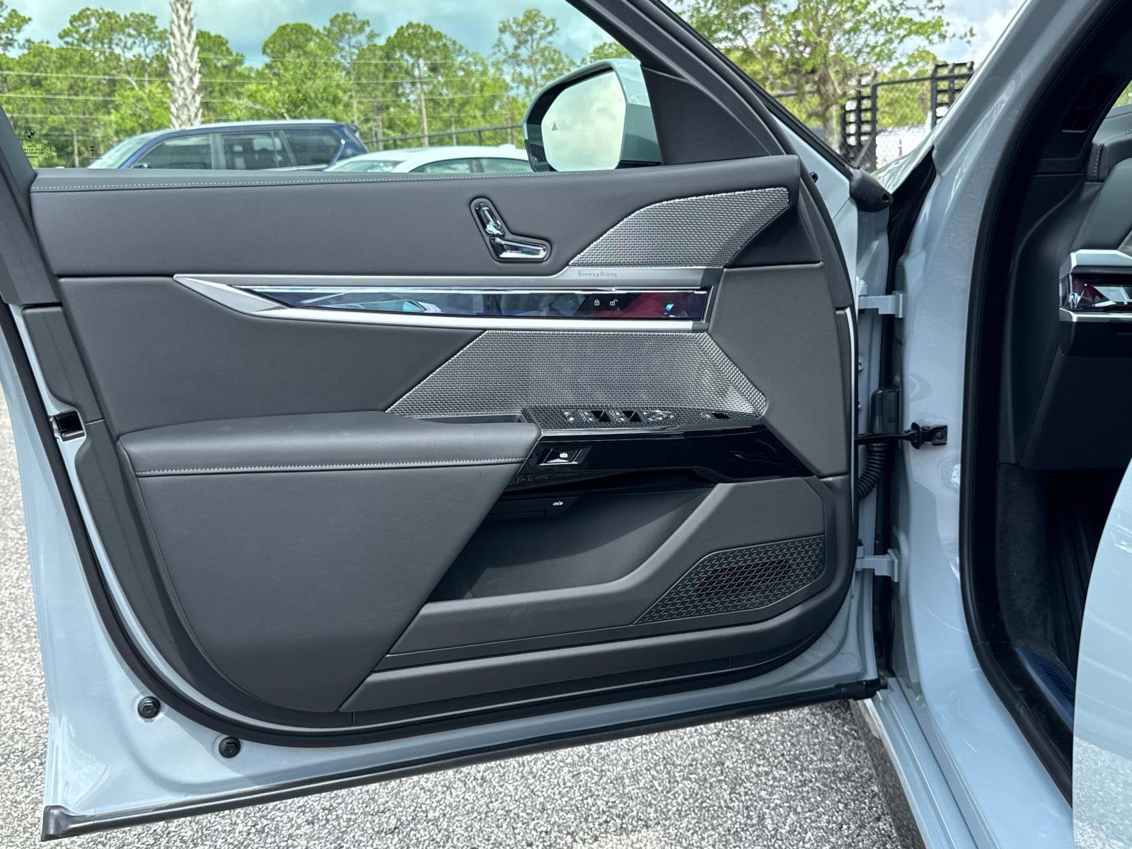 2025 BMW 7 Series 750e xDrive