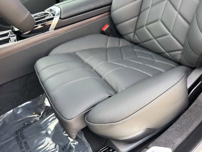 2025 BMW 7 Series 750e xDrive