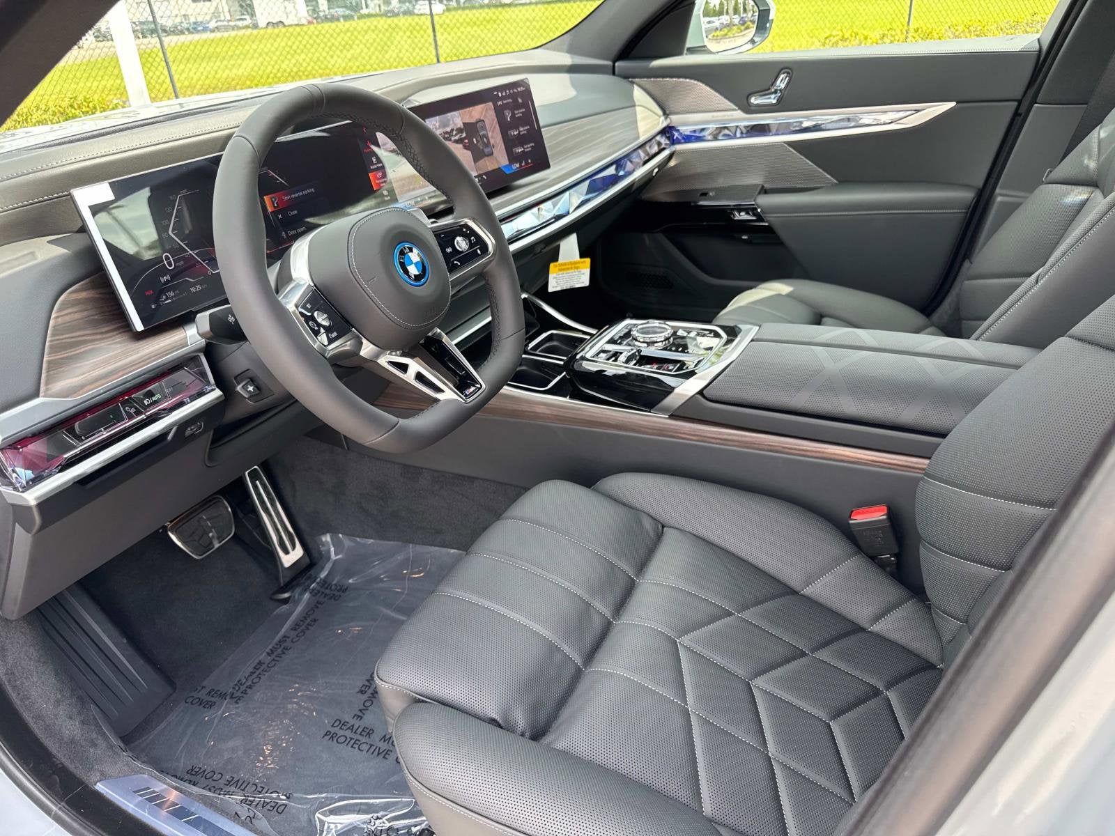 2025 BMW 7 Series 750e xDrive