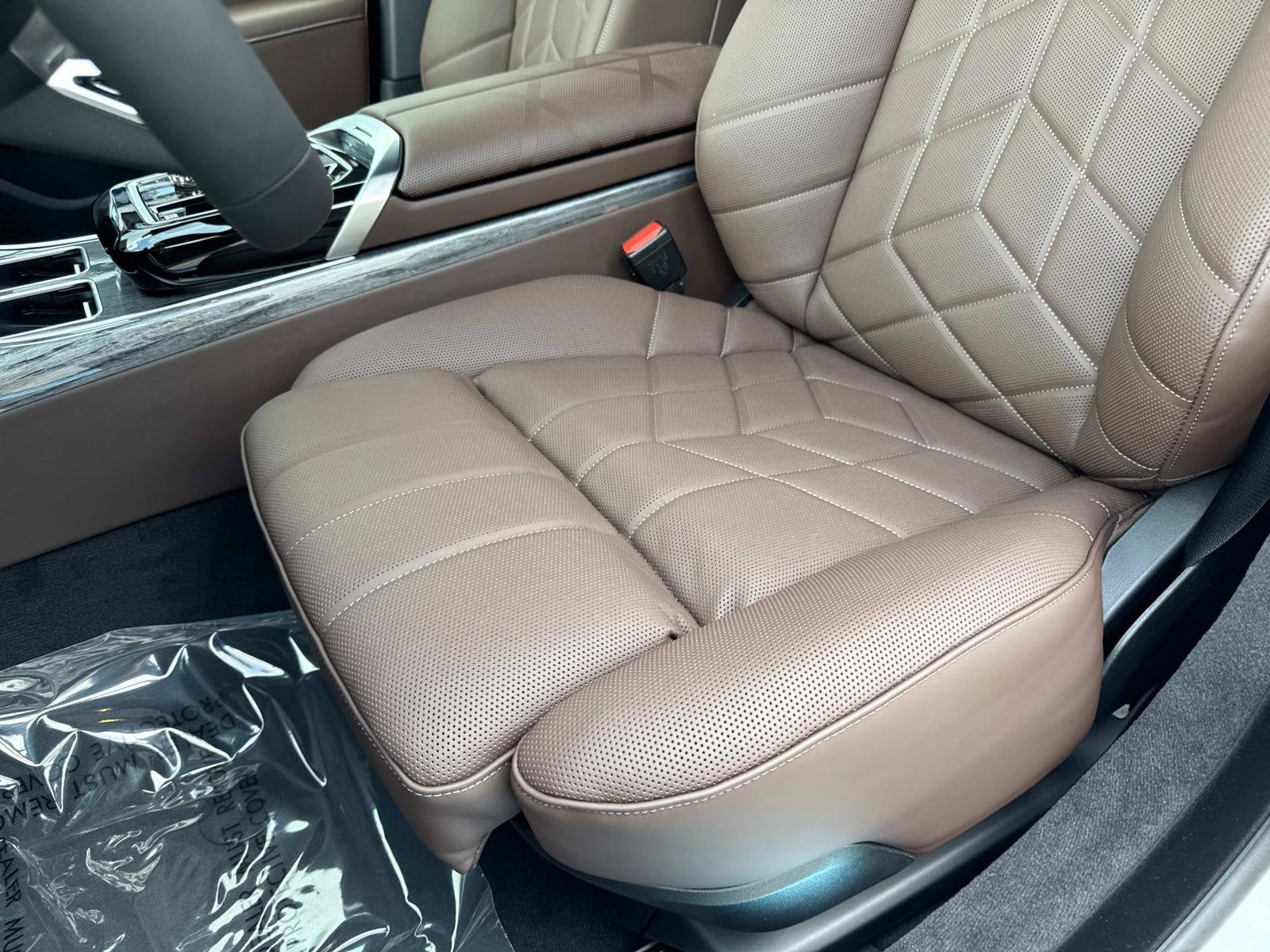 2025 BMW 7 Series 750e xDrive