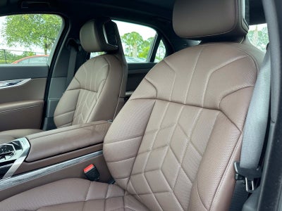 2025 BMW 7 Series 750e xDrive