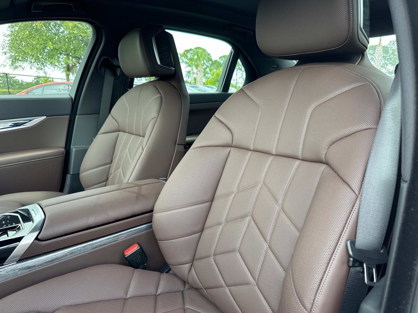 2025 BMW 7 Series 750e xDrive