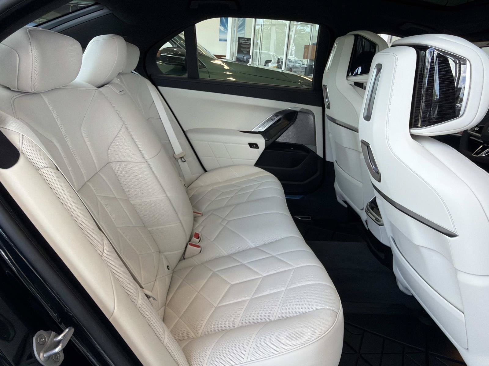 2026 BMW 7 Series 750e xDrive