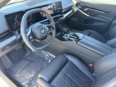 2025 BMW 5 Series 530i