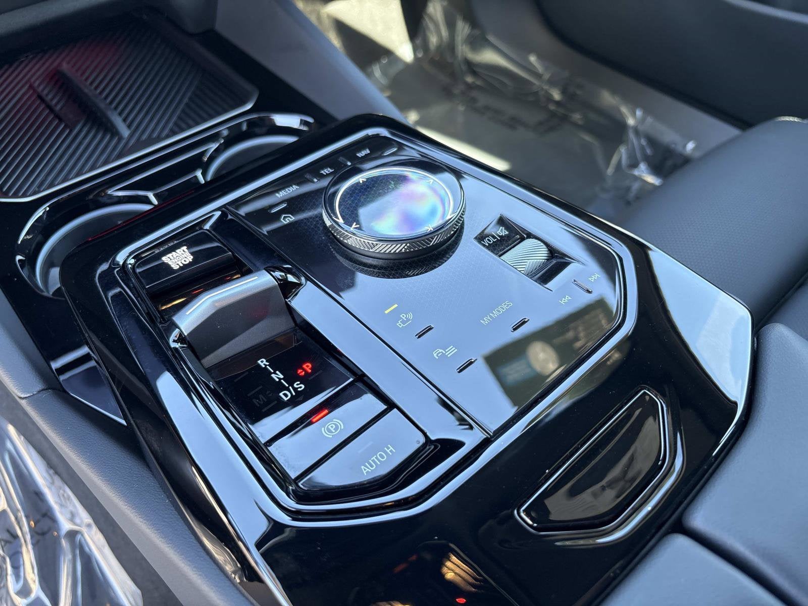 2025 BMW 5 Series 530i