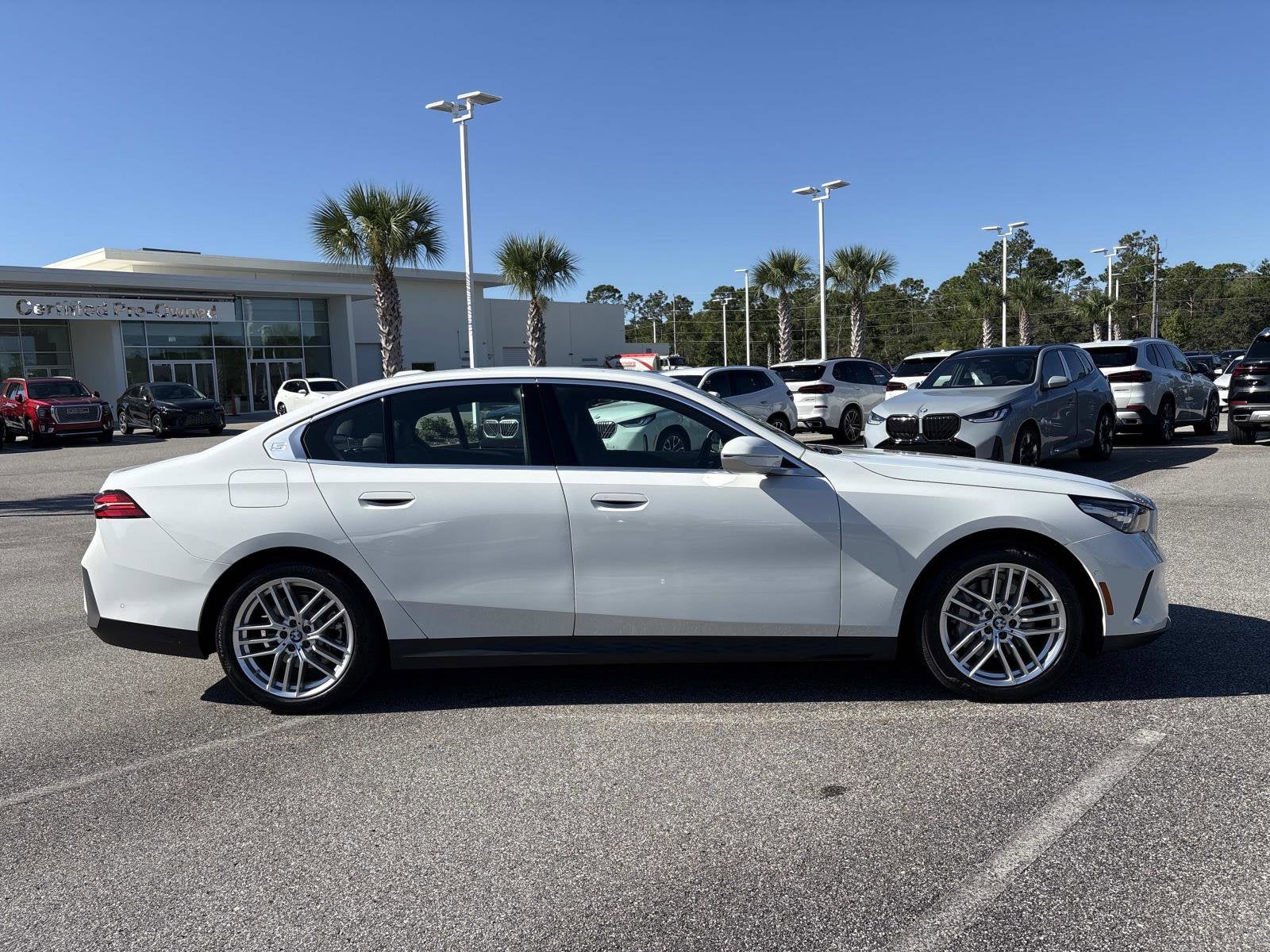 2025 BMW 5 Series 530i