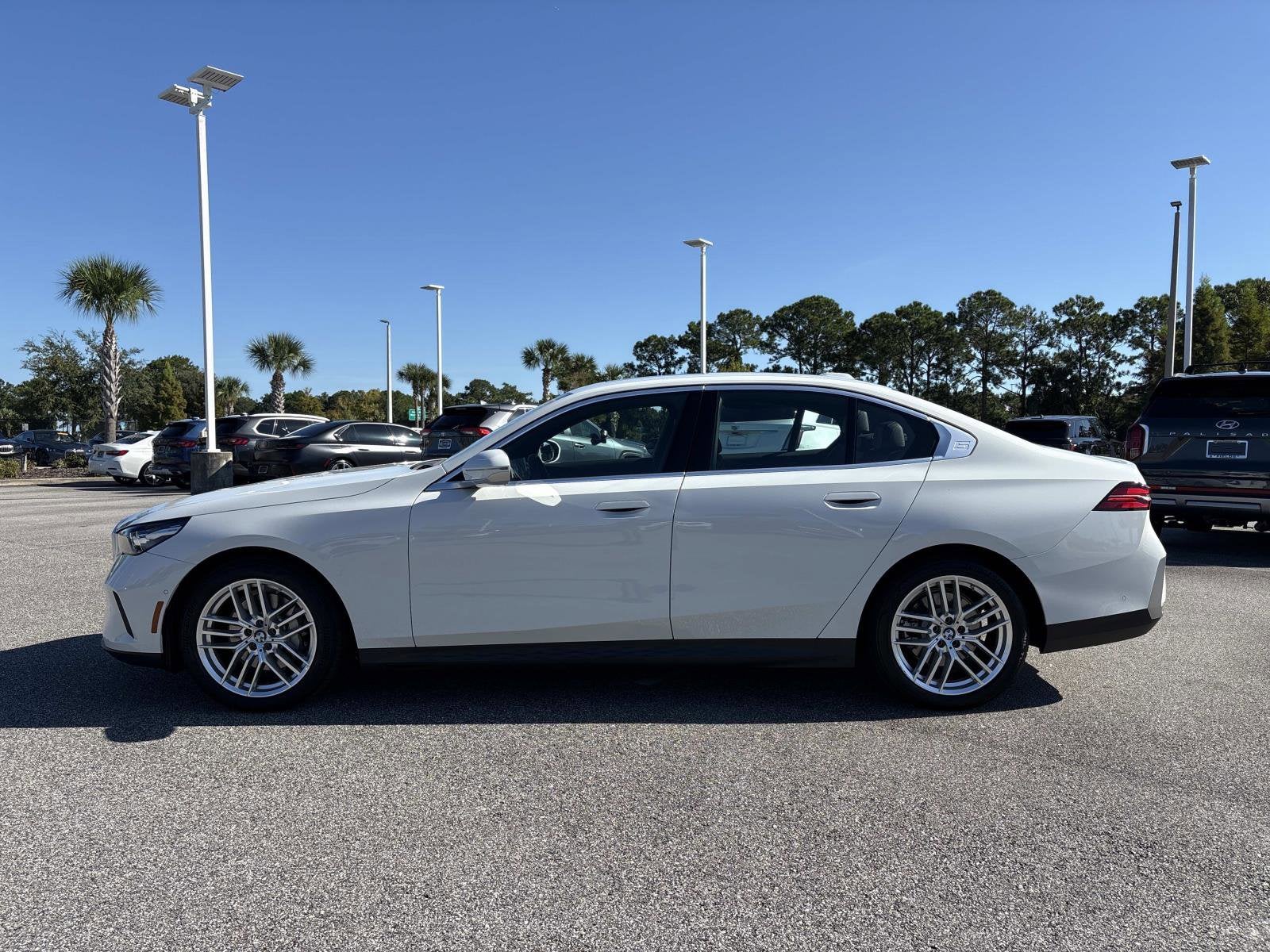 2025 BMW 5 Series 530i
