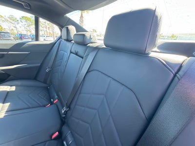 2025 BMW 5 Series 530i