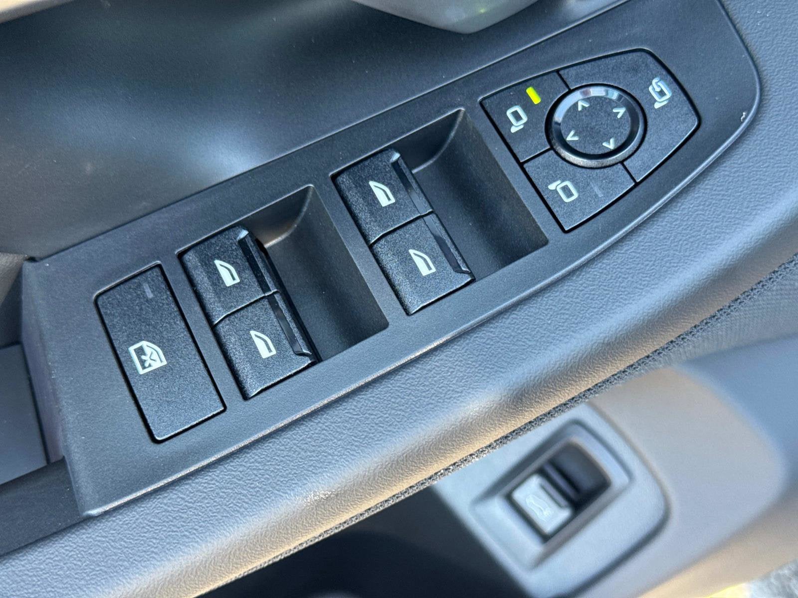 2025 BMW 5 Series 530i