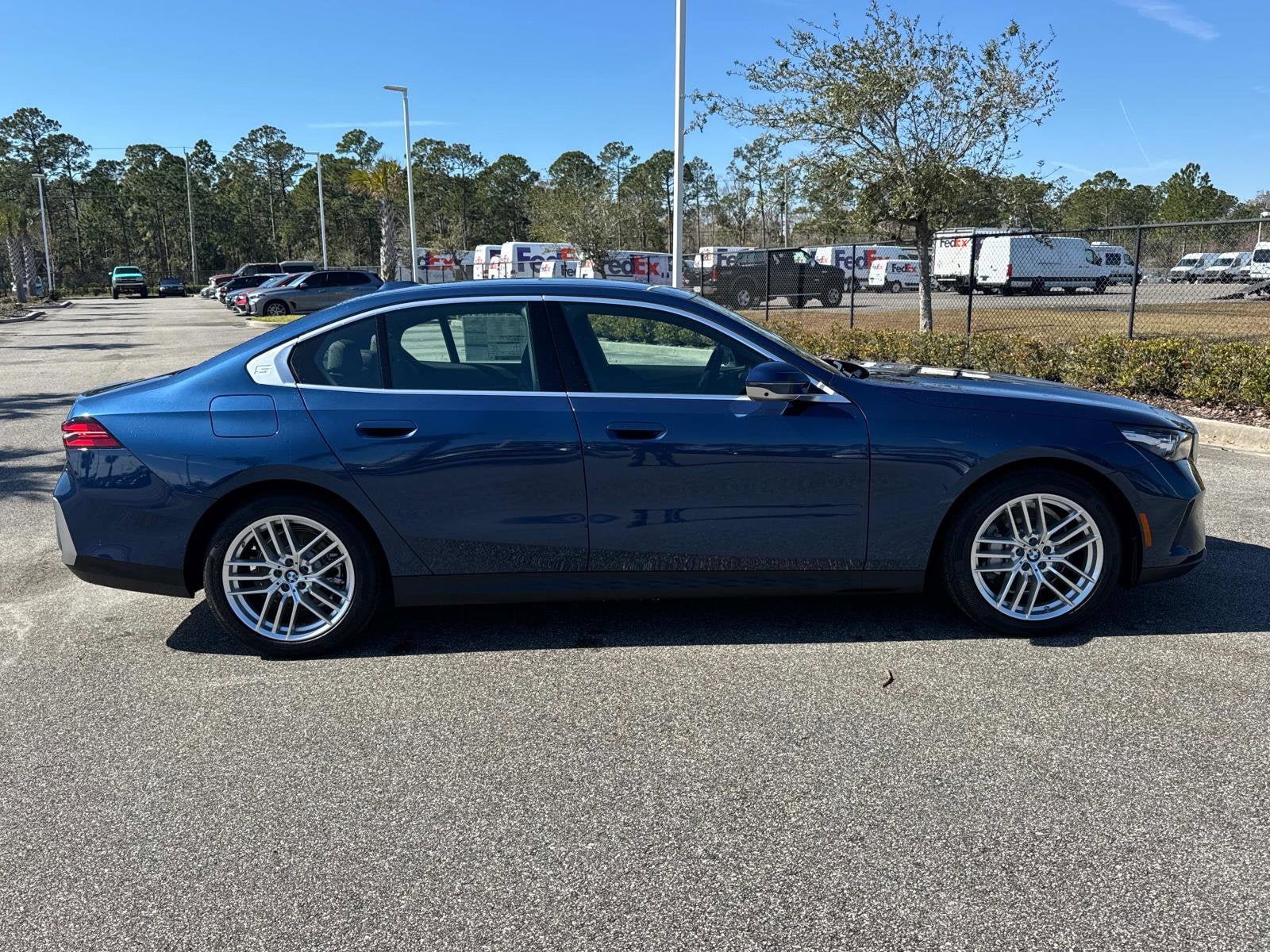 2025 BMW 5 Series 530i