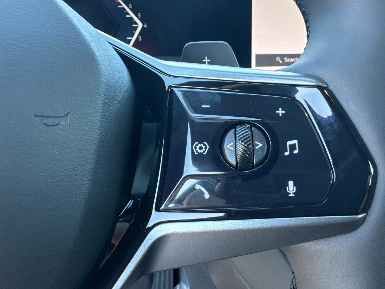 2025 BMW 5 Series 530i