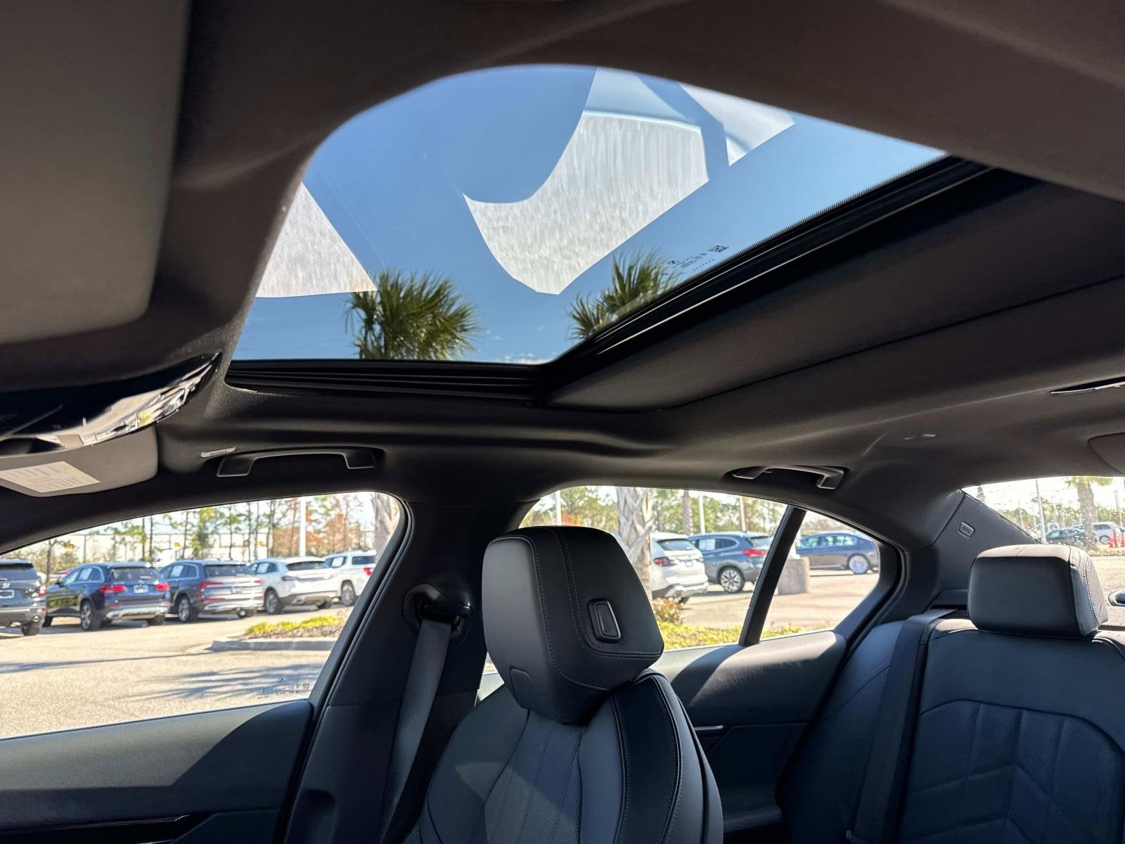 2025 BMW 5 Series 530i