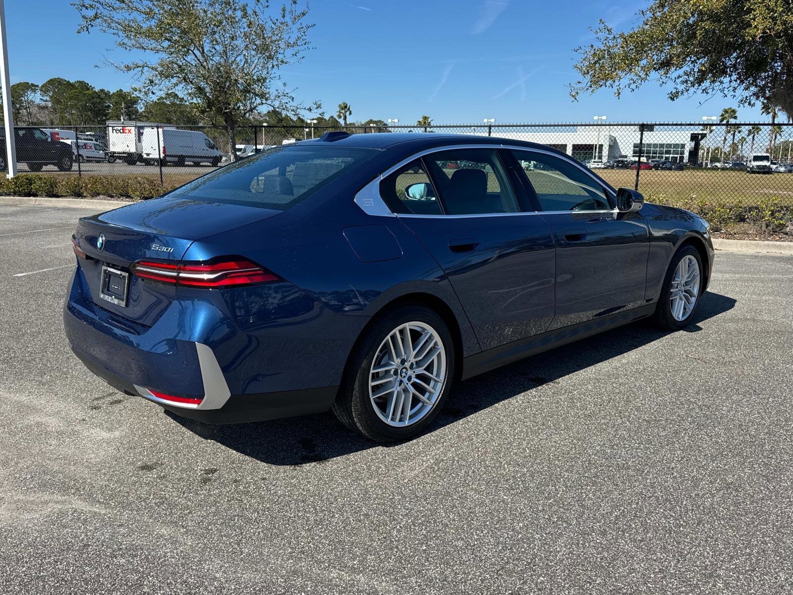 2025 BMW 5 Series 530i
