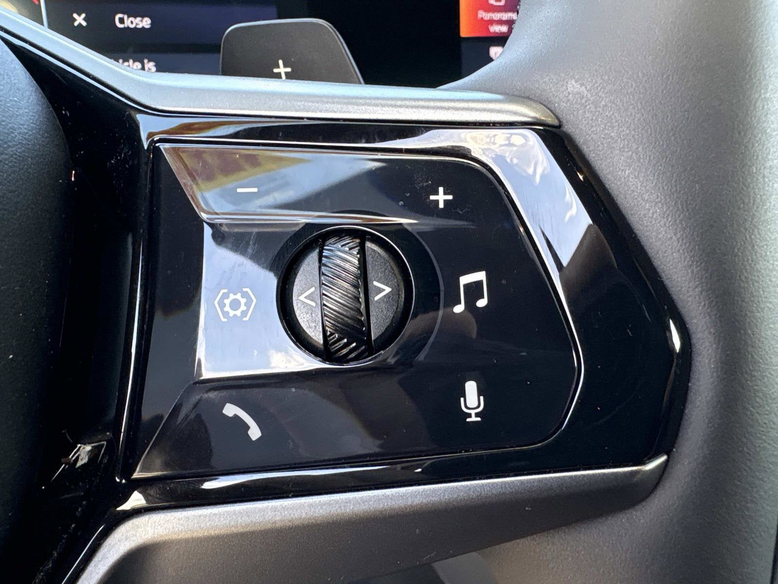 2025 BMW 5 Series 530i