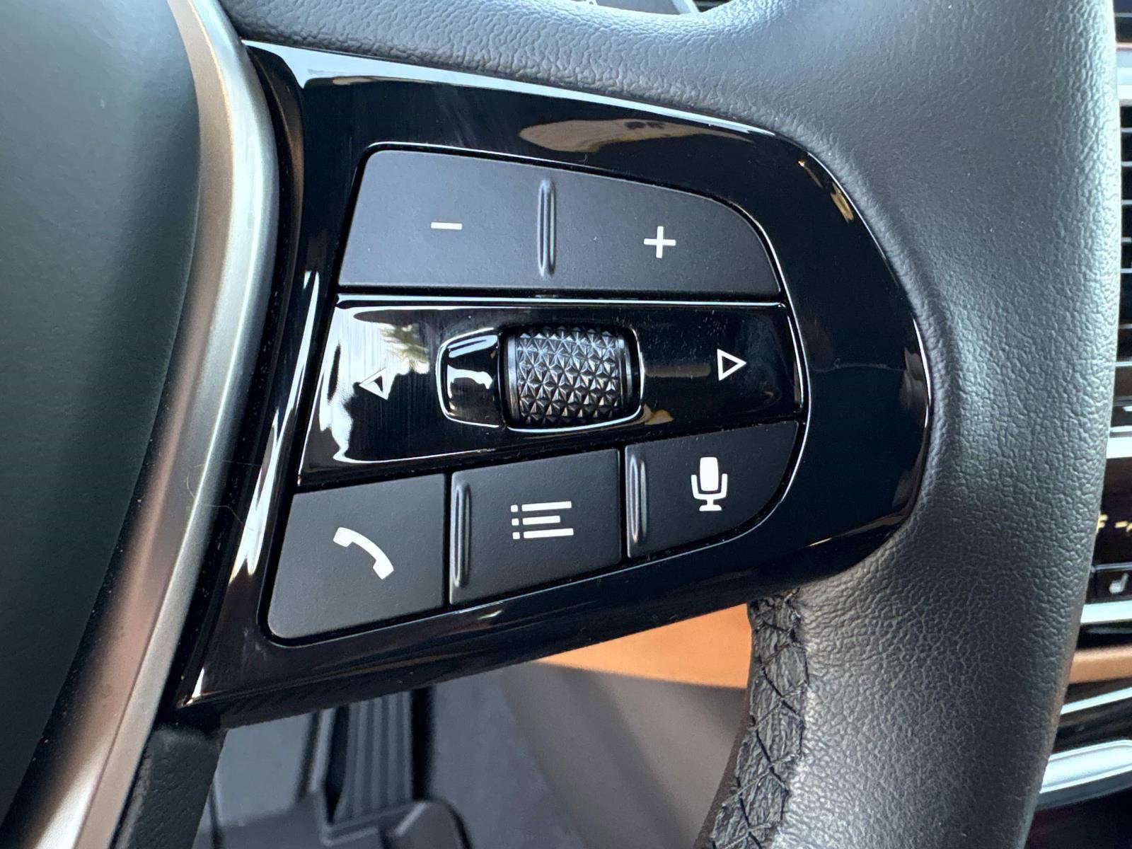 2023 BMW 5 Series 530i