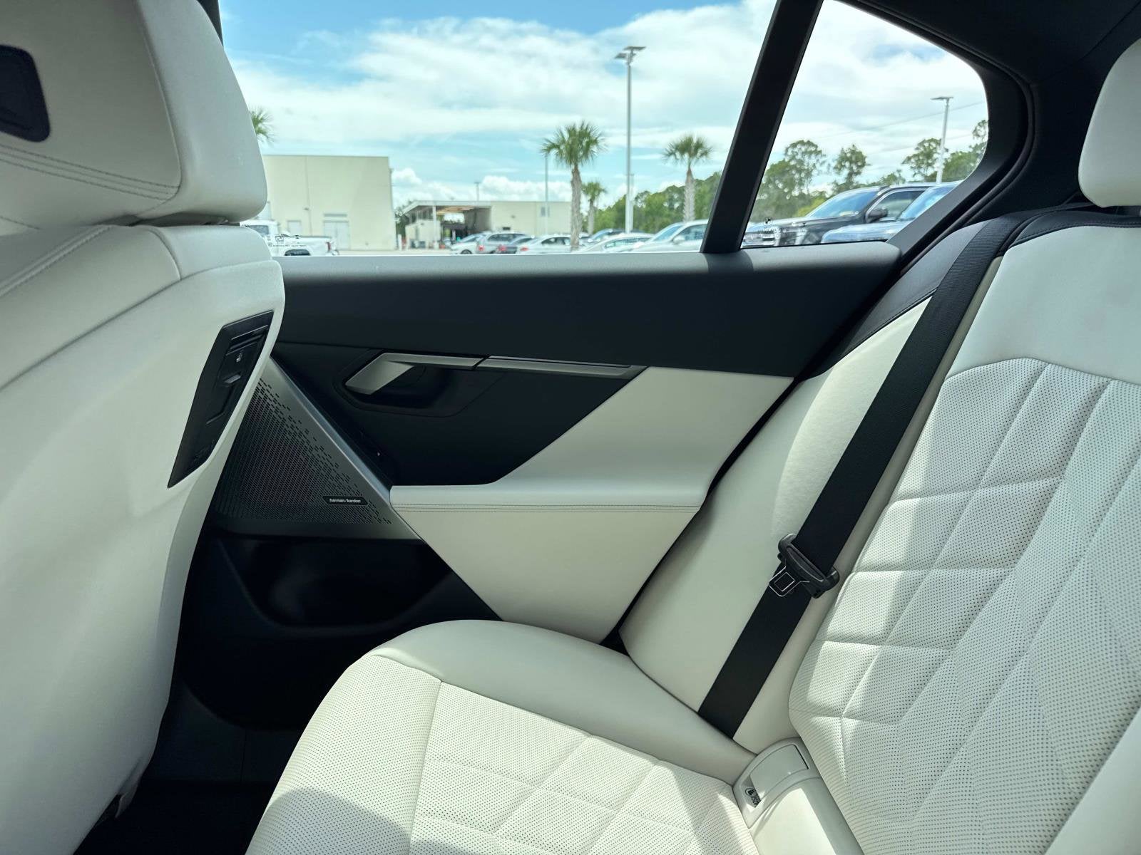 2025 BMW 5 Series 530i xDrive