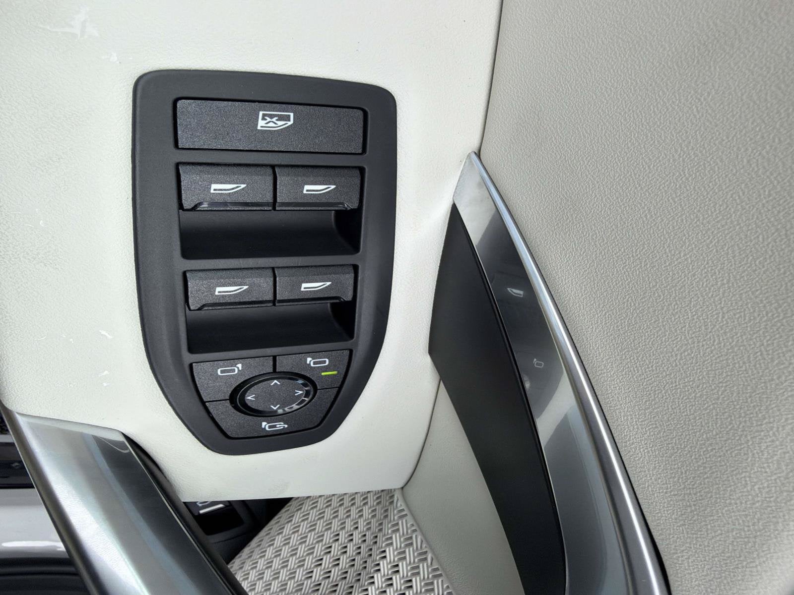 2027 BMW X1 xDrive28i