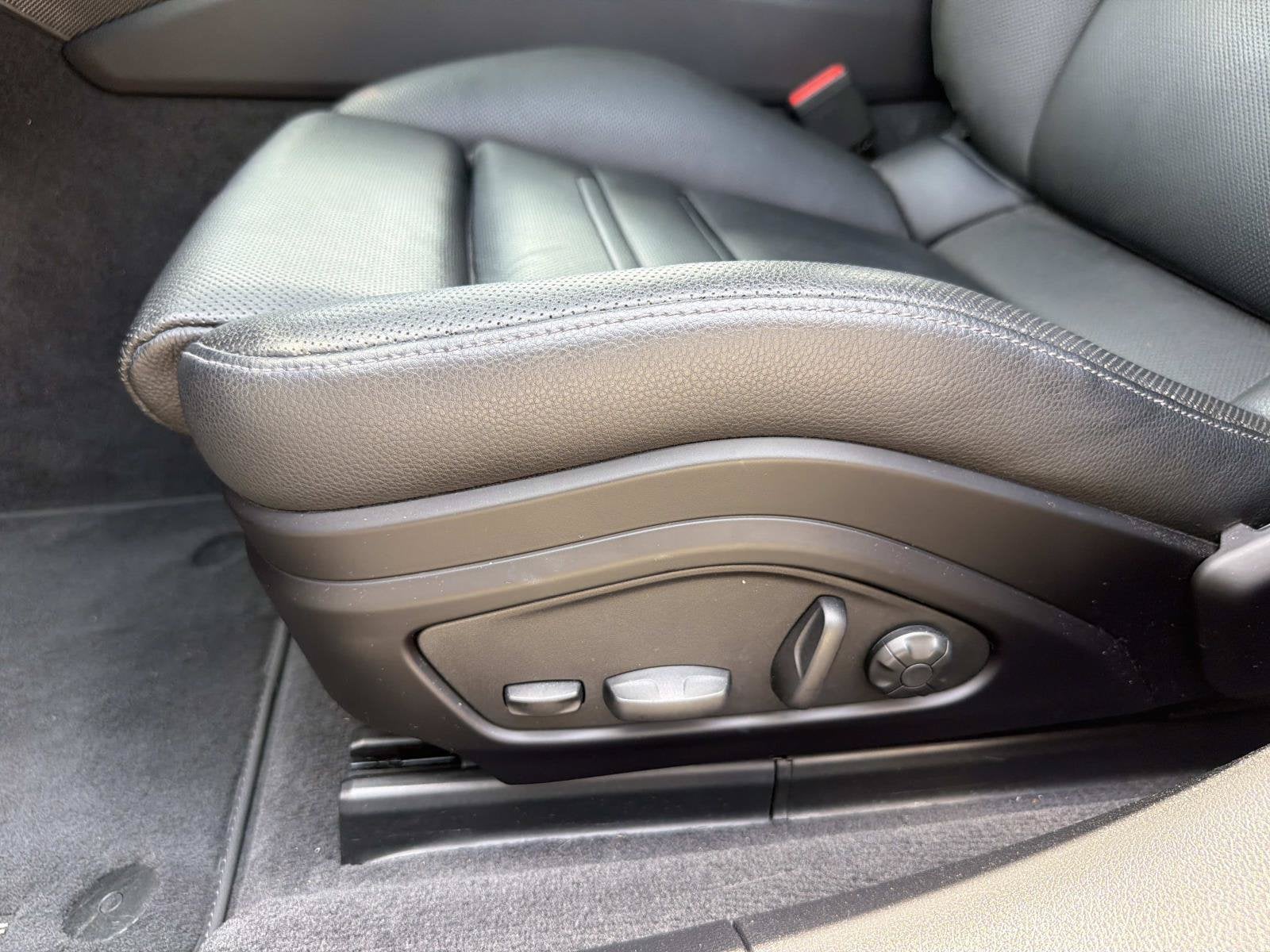 2022 Porsche Panamera 4 Platinum Edition