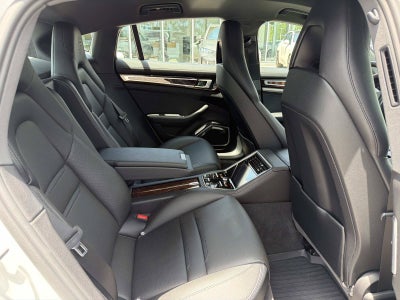 2022 Porsche Panamera 4 Platinum Edition