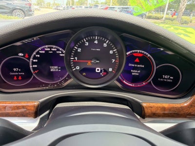 2022 Porsche Panamera 4 Platinum Edition