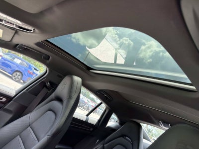 2022 Porsche Panamera 4 Platinum Edition
