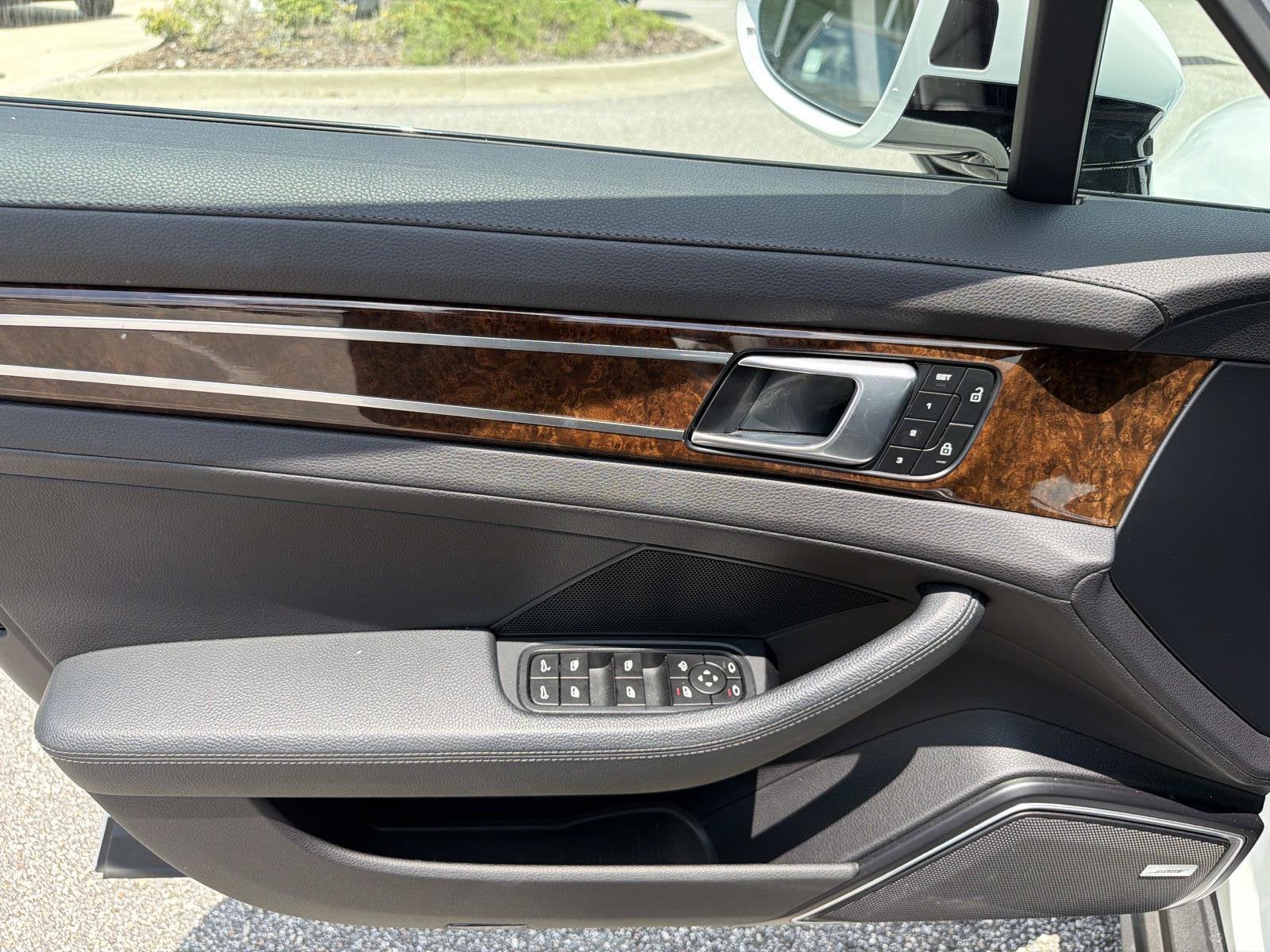 2022 Porsche Panamera 4 Platinum Edition