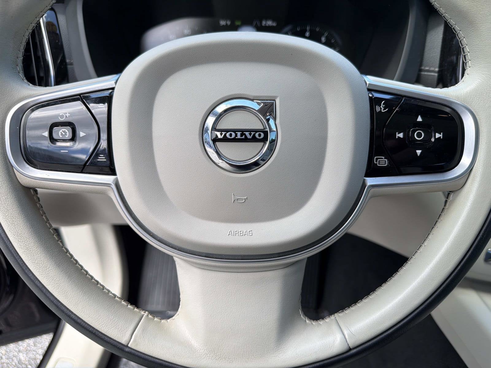 2020 Volvo XC60 Inscription