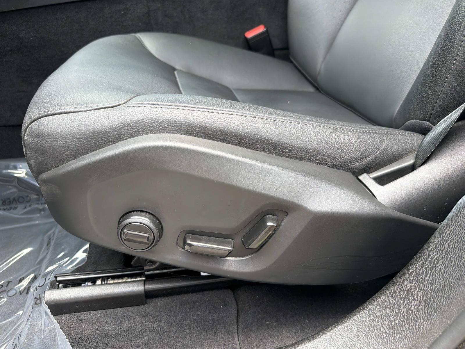 2025 Volvo XC60 Plug-In Hybrid Core