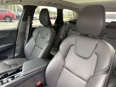 2025 Volvo XC60 Plug-In Hybrid Core