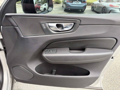 2025 Volvo XC60 Plug-In Hybrid Core