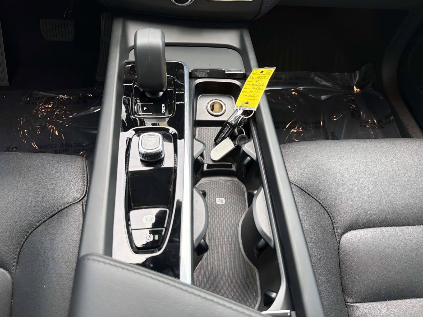 2025 Volvo XC60 Plug-In Hybrid Core